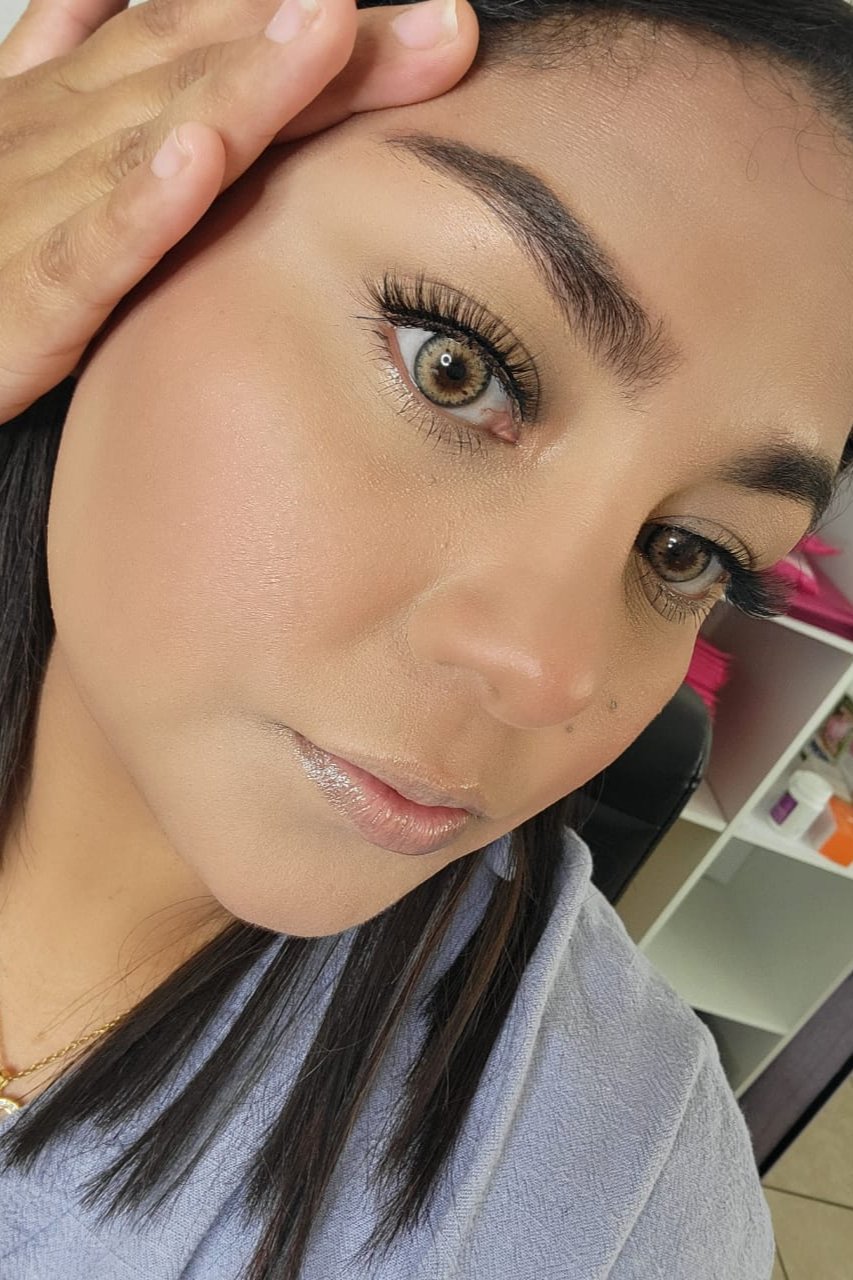 Nadine Brown Meetone Contact Lenses