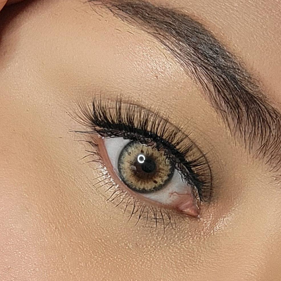 Nadine Brown Meetone Contact Lenses