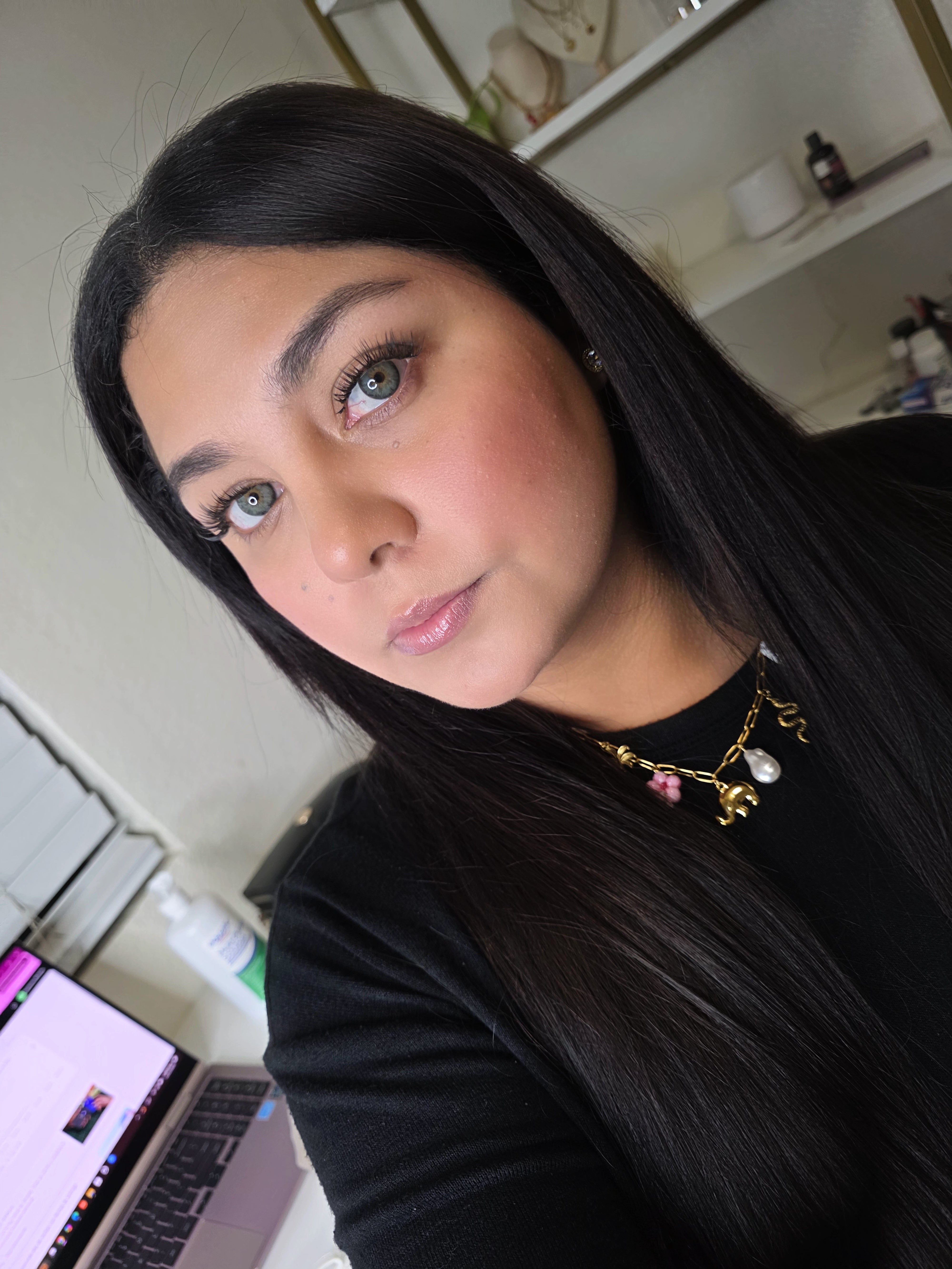 Siri Green (small pupil)