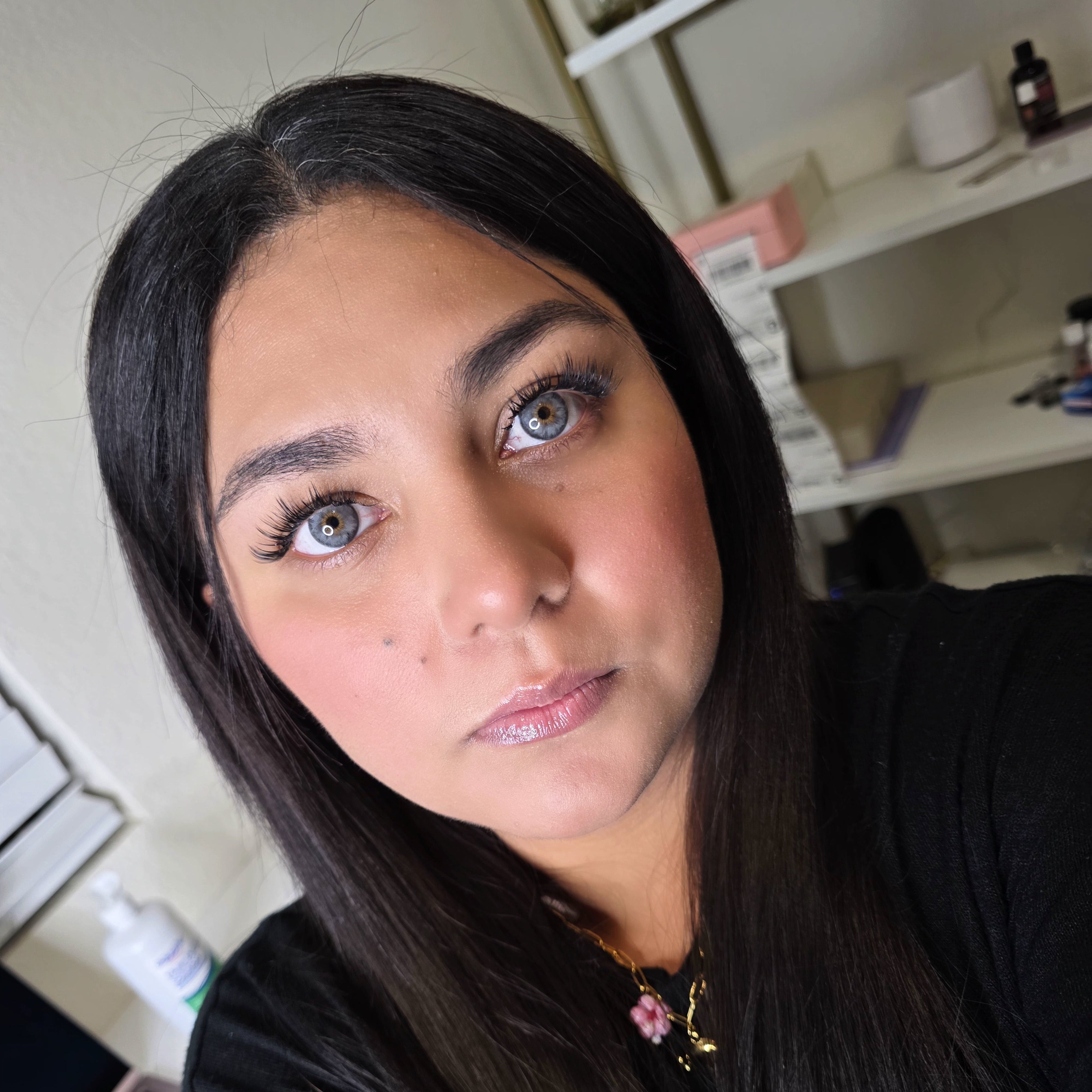 Siri Gray (small pupil)